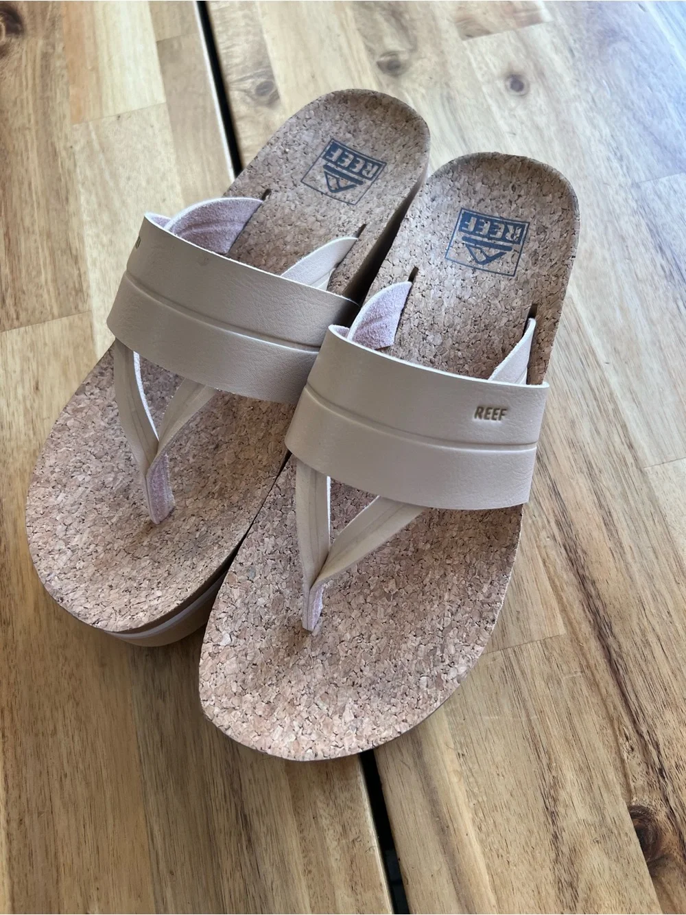 Reef Lennox Higher Platform Flip Flops | US 7 | Beige Cork Sandals